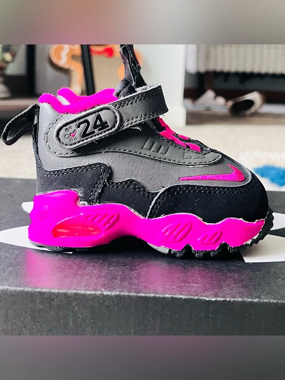 ✨Nike Air ‘Griffey Max’ (Black/Pink), TD Size 4C✨